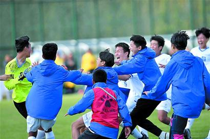 2025年铜梁龙主场场均观众超1.5万人，间接拉动消费约11亿元（2025年铜梁龙主场场均上座超1.5万，间接带动消费约11亿元）