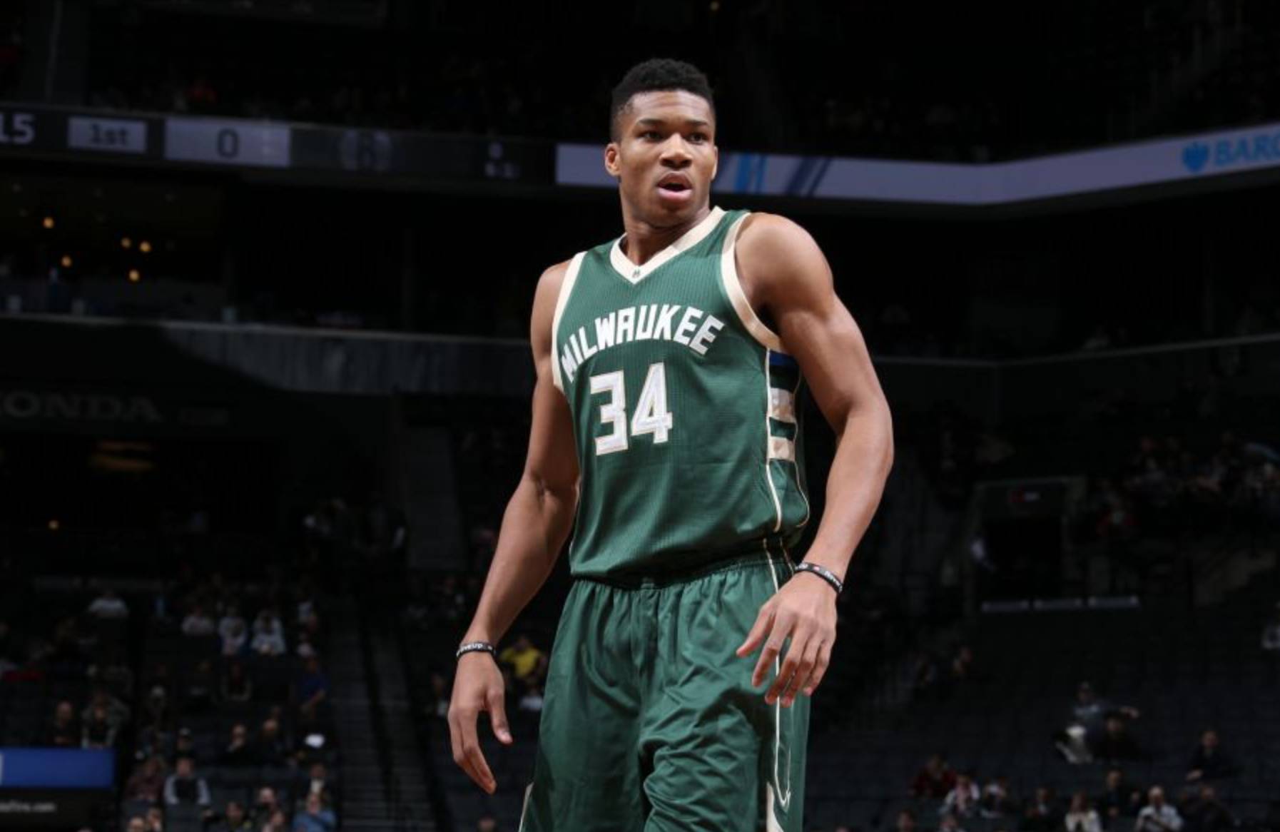 美记：湖人对维金斯很感兴趣，不会签下保罗（美媒称湖人青睐维金斯，无意签下保罗）