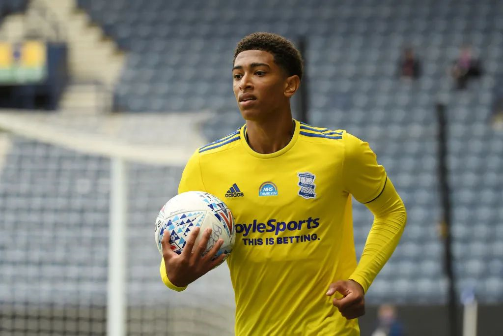 英超超过34岁的球员最佳阵容：