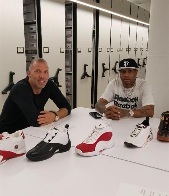 姆巴佩西甲第15轮狂轰3球，助皇马3-0胜毕巴，状态惊人，成为当世足坛第一人。（姆巴佩西甲第15轮上演帽子戏法，助皇马3-0击退毕巴，状态爆棚，坐稳当世第一人）