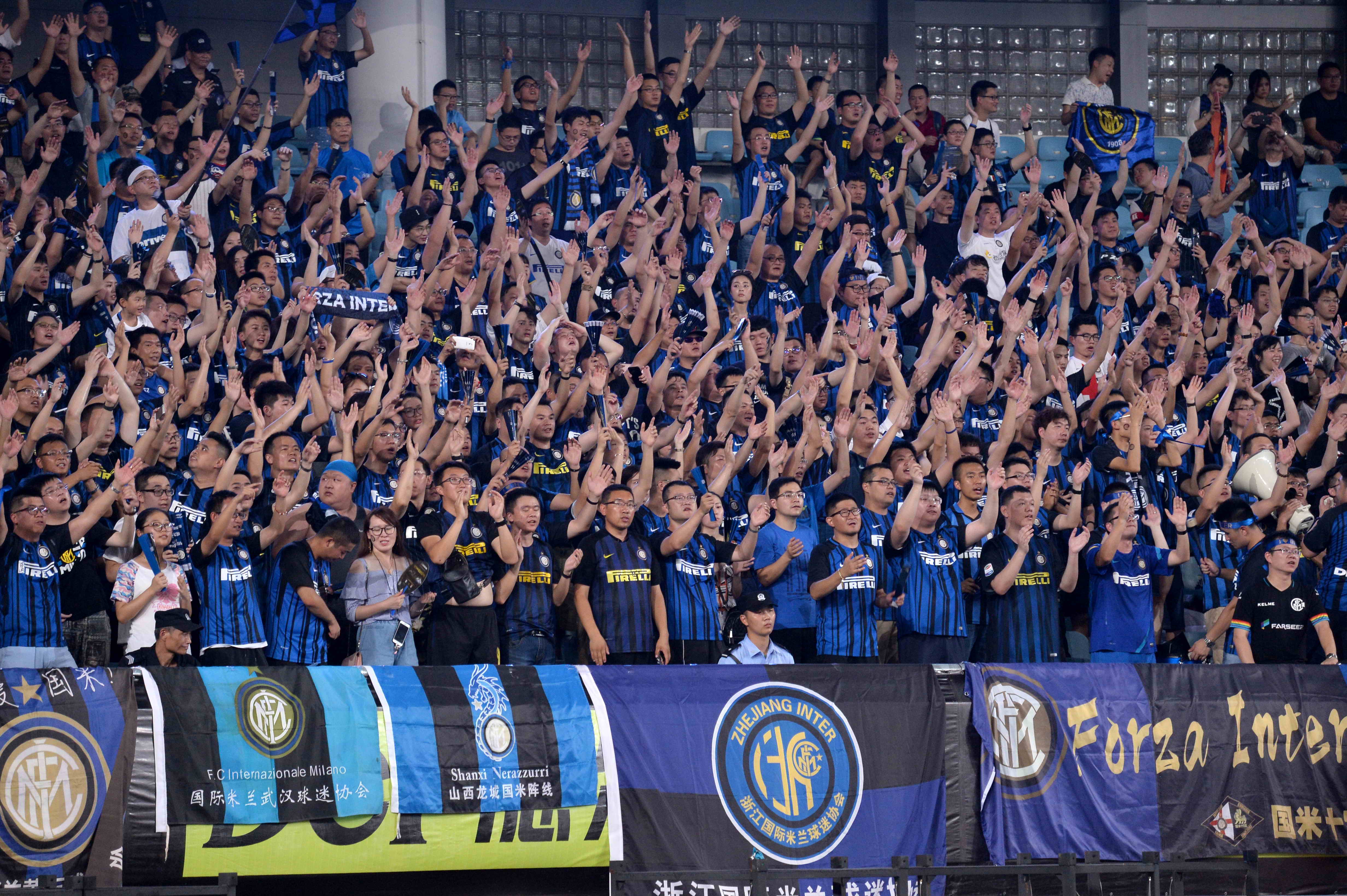 他们的传控从来不拖泥带水（他们的传控干净利落）