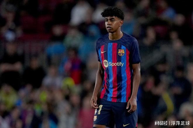 泰伦·卢：赛中我不知道哈登得了多少分，他在进攻端扛着我们（泰伦·卢：比赛中我没留意哈登得了多少分，他扛起了我们的进攻）