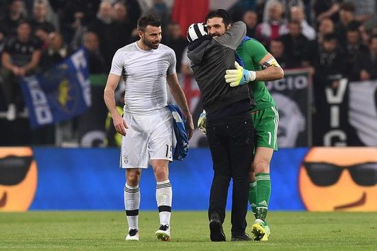 本-戴维斯：自己的未来无法控制，在捧杯时为孙兴慜感到骄傲