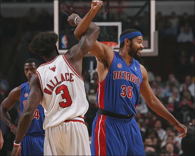 1米72女版库里！田中心单节三分5中5砍21分，带队胜中国（身高1米72的女库里！田中心单节三分5投全中砍21分，率队击败中国）