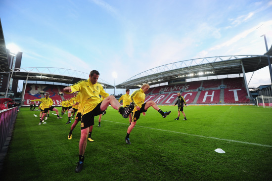 萨拉赫缺席欧冠名单后晒训练照，卡拉格发文力挺利物浦（萨拉赫落选欧冠名单后晒训练照，卡拉格发声力挺利物浦）