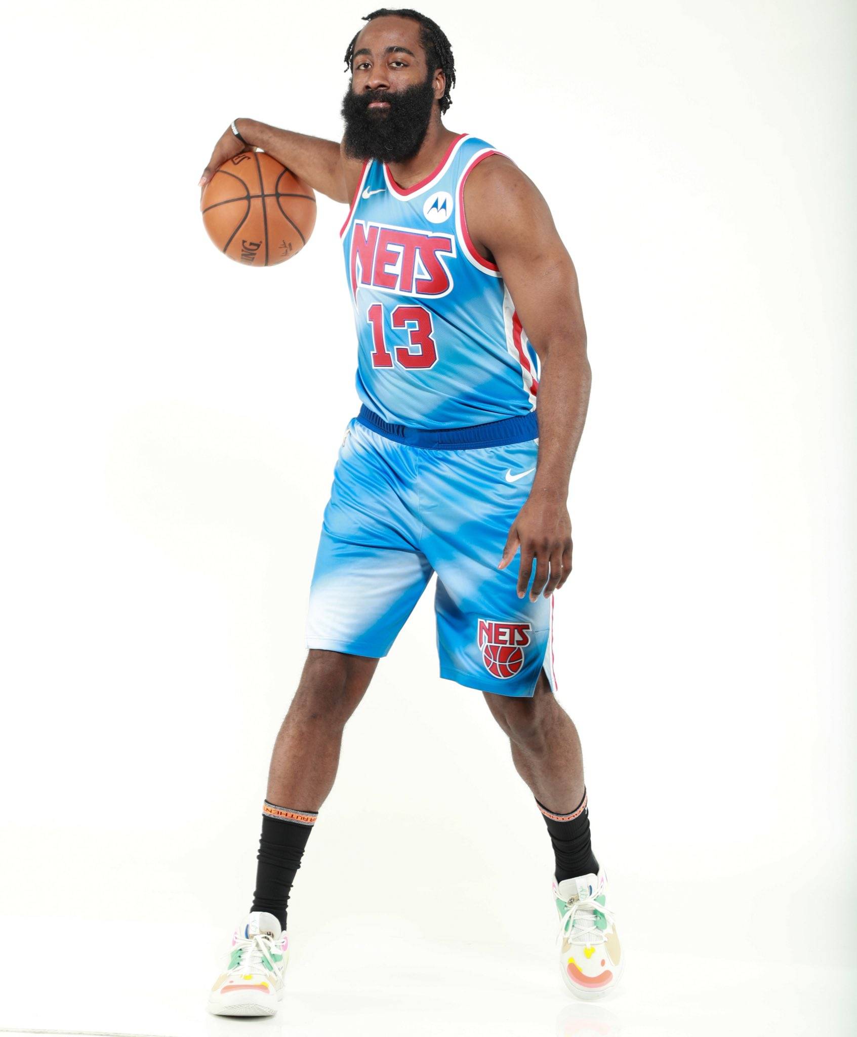 也门继续内战，可容纳5万人的赛文奥林匹克体育场易主（也门战事延续，5万席位的赛文奥林匹克体育场易手）