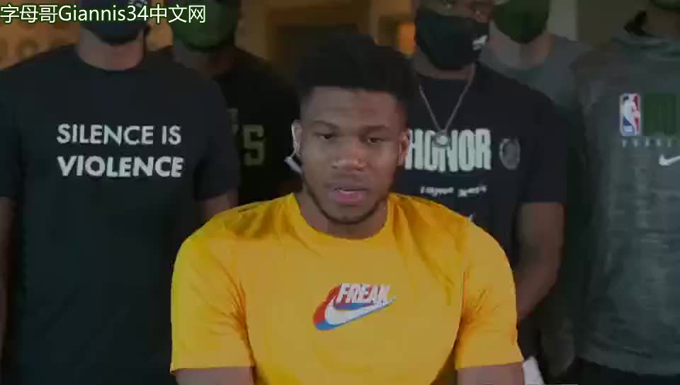 外媒：下赛季欧冠联赛阶段用球将采用白+薄荷绿+紫创新配色（外媒称：下赛季欧冠联赛阶段比赛用球将启用白、薄荷绿与紫全新配色）